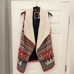 Me Jane Women’s Southwestern Vest